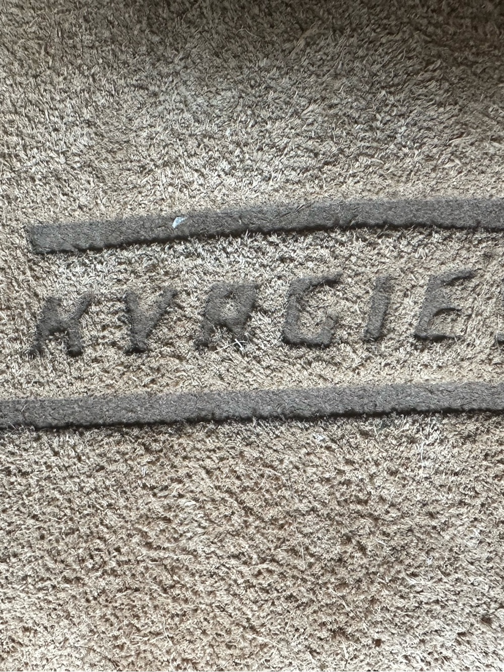 Kyrgies makes world-class wool slippers that are comfortable, stylish, handmade. - Picture 12 of 15